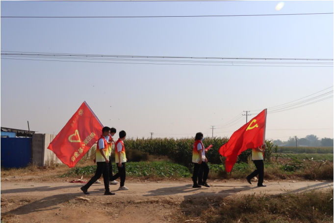 向陽集團(tuán)愛心慰問團(tuán)隊(duì)