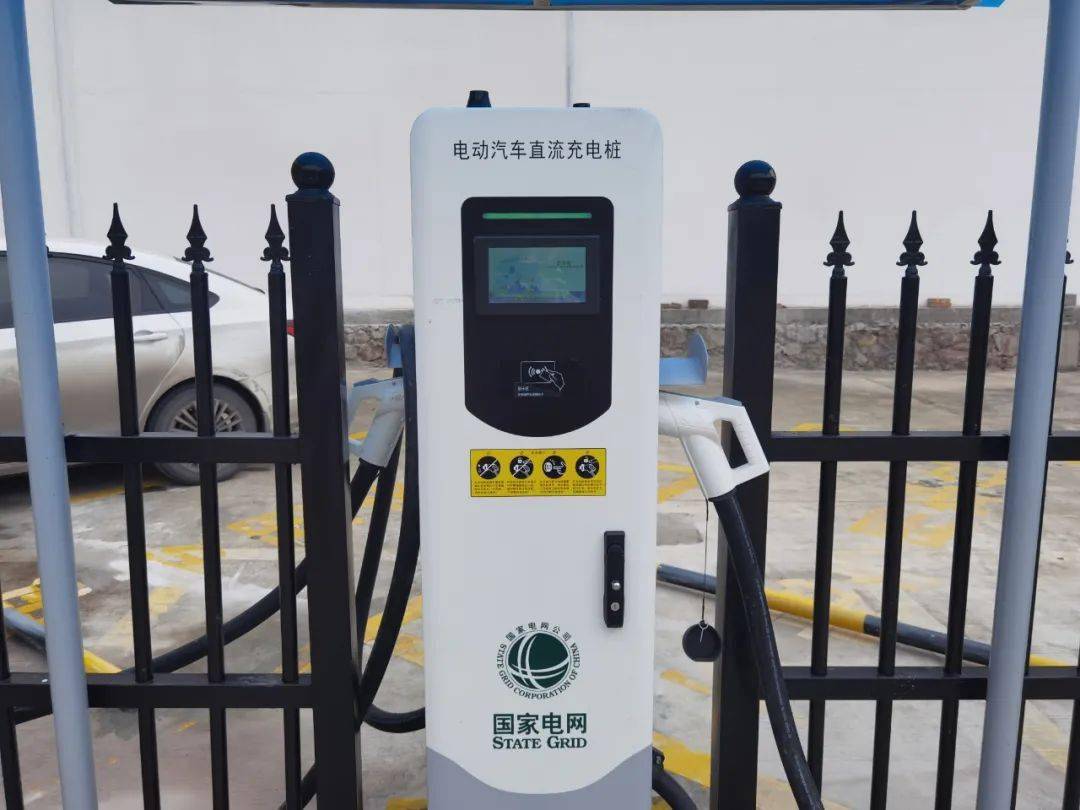 蘿卜崗萬合對面停車場新增充電樁正式對外了,至此漢源縣共計4個對外新能源汽車充電樁 附定位導(dǎo)航